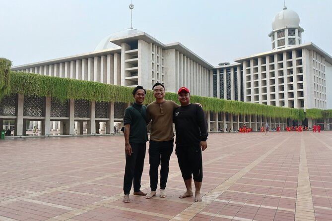 Jakarta Night Tour with Dinner at Café or Food street - Fatahillah, Batavia Old Town, and City Hall area: the best walking time of the night
