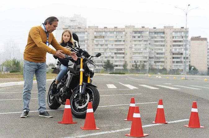 Jakarta Scooter Lessons and Motorcycle Lessons - What to bring so you feel ready from minute one