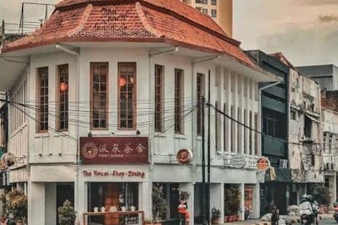 Jakarta Walking Tour with Public Transportation Visiting Sites - Key highlights you will actually use