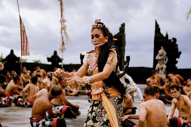 Kecak and Fire Dance Ticket at Uluwatu Temple - Inside the Amphitheater: Free Seating Meets Sunset Rush
