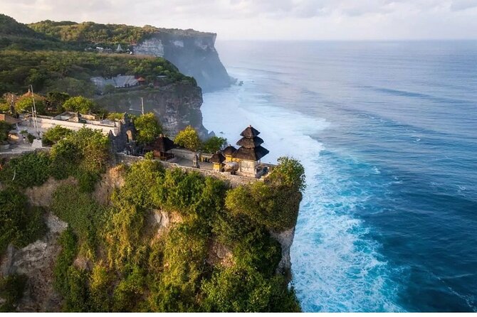 Kecak Fire Dance and Uluwatu Temple with Private Car Service - Uluwatu Temple: Mpu Kuturan, inscriptions, and the cliffside drama