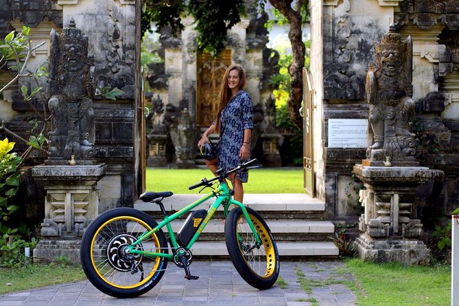 Kuta Beach eBike Private Tour - Lunch at a local warung, plus a food street detour