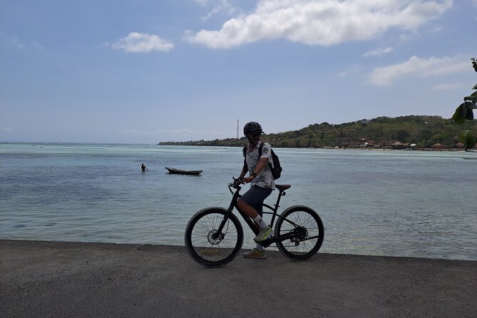 Lembongan Electric Bike tour - Stop 2: Gala-Gala Underground House, Short Visit With Big Curiosity