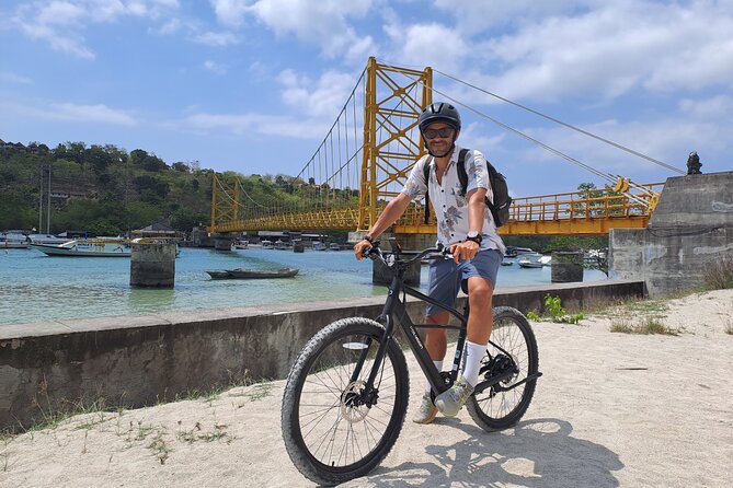 Lembongan Electric Bike tour - Stop 1: Devil’s Tears, Sea-Water Cliffs and Rainbow Reflections