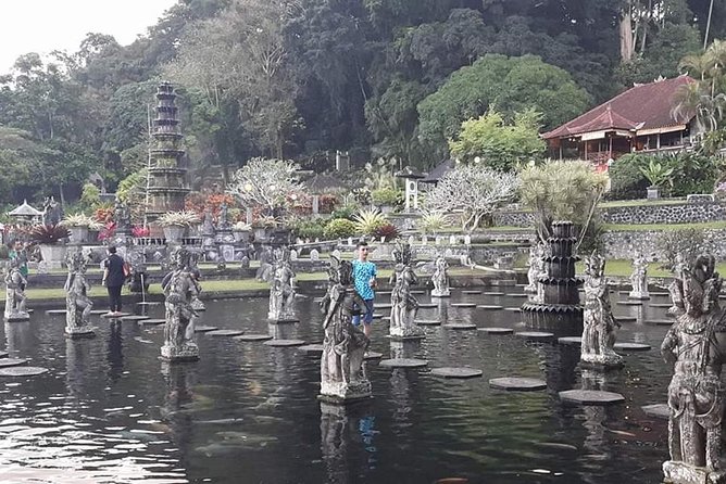 Lempuyang Tour : Heaven gate, Tirta Gangga, Goa Raja waterfall - Abang and rice-terrace views between temple moments