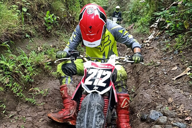 Lombok Off Road Dirt Biking and Enduro Trails Adventure - Midway Waterfall Break: Air Terjun Segenter Pengkoaq