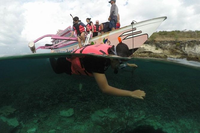 Lombok Pink Beach Boat Trip (Full Day + Snorkeling) - Lunch on the coast: a real meal, not a snack box