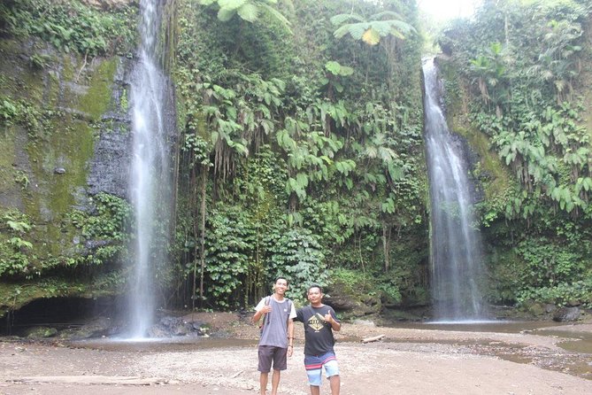 Lombok Private Tour Waterfall And Traditional Village Including Beach - Getting going at 08:00, with air-conditioned comfort