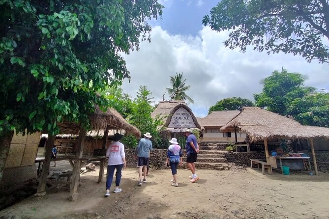 Lombok Tour For Cruise Passangers - Banyumulek pottery village: watch ceramics made the traditional way