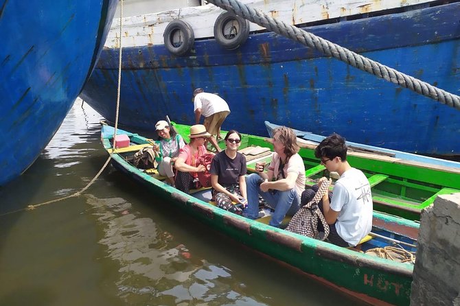 Look at Jakarta Local Experience Tour With Boating - MONAS National Monument: 132 meters, photo stops, and real symbolism