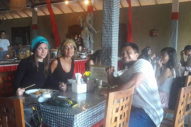 Magic Of Ubud Temple Swing And Waterfall Private Guided Tour - Tegalalang Rice Terrace: Timing the Views and Lunch Without Overspending
