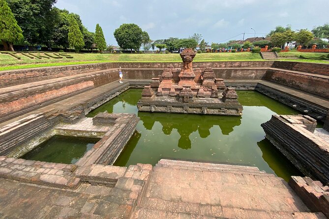 Majapahit Heritage Archaelogy tour via surabaya - Stop 5, Candi Brahu and Gentong: When Hindu and Buddhist Coexisted