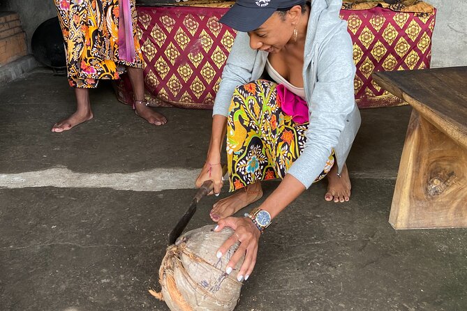 Make Traditional Bali Coconut Oil with a Balinese Family - Delodsema Taro, the rural side of Ubud