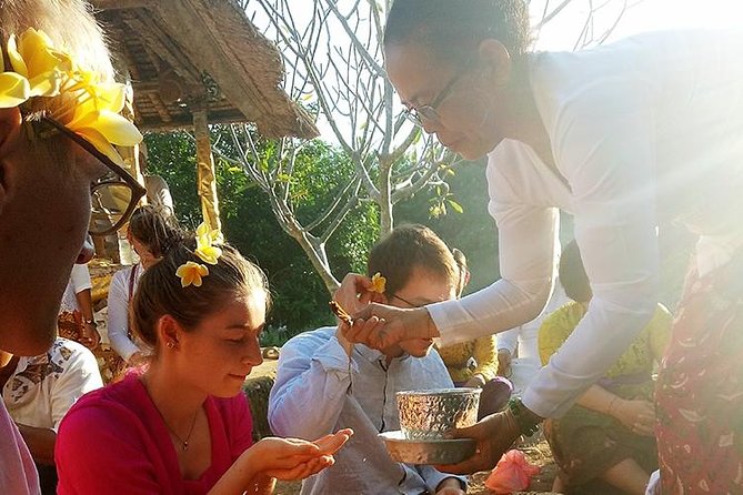 Matasidhi Holy Trip for the Soul - Meeting a balian shaman: palm or aura reading with advice included