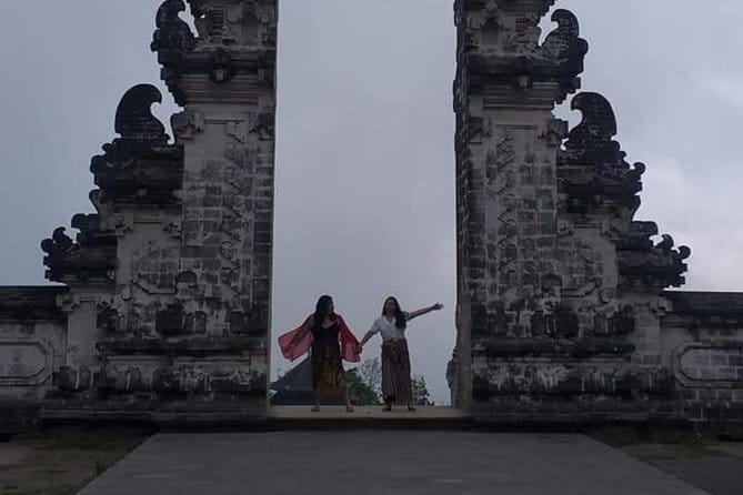 Melukat Ceremony and Temple Tour at Gunung Kawi Sebatu Temple - Your guide experience in real terms: English support and the small things that prevent stress
