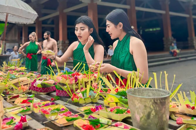 Melukat Ceremony and Temple Tour at Tirta Empul Temple - Dress rules and packing list: don’t let clothing ruin your vibe