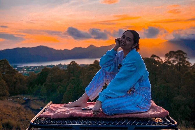 Mount Batur Jeep Sunrise Tour - What you get from a guide who takes photos