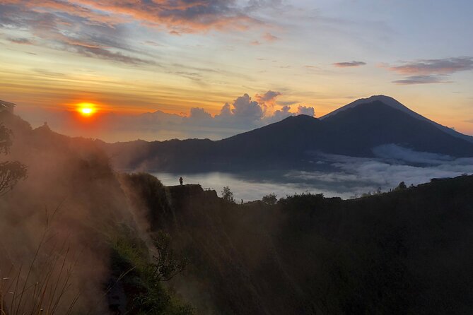 Mount Batur Sunrise Hike And Natural Hot Spring - Summit Breakfast at Sunrise: What You Actually Get