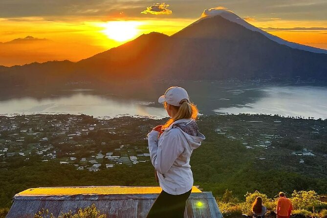 Mount Batur Sunrise Trekking & Natural Hot Spring - All Inclusive - Natural hot spring stop: towel, lockers, and how to enjoy it
