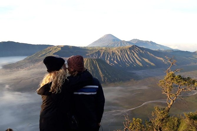 Mount Bromo Sunrise Tour from Surabaya or Malang - 1 Day - Breakfast at Lava View: A Warm Reset After Cold Air