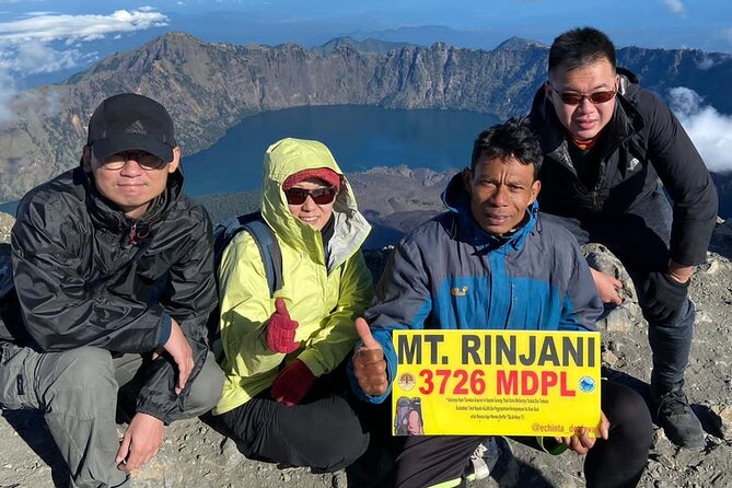 MOUNT RINJANI CLIMB 2DAYS to Crater rim - Difficulty reality check: altitude, sand, crowds, and trail mess