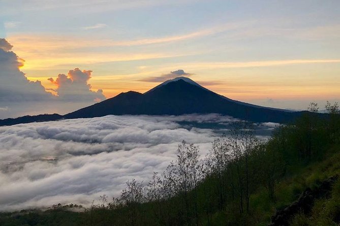 Mt Batur Sunrise Trekking Tour - Watching the Sunrise on Gunung Batur in the Cold Hours
