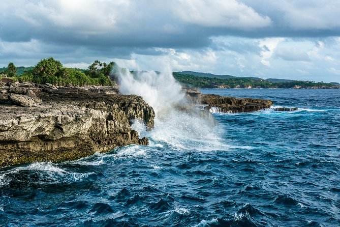 Nusa Lembongan Island: Snorkeling & Mangrove Forest Day Tour - Guides, photos, and the small touches that matter