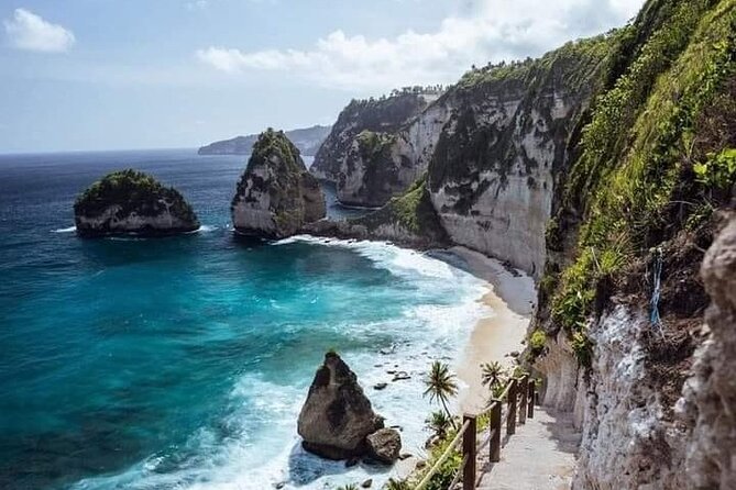 Nusa Penida East And West Full Day Private Guided Tour - Atuh Beach: cliff-edge photos and clear water moments