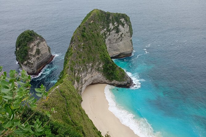 Nusa Penida East And West Full Day Private Guided Tour - Happy Cafe Penida lunch: nasi goreng, fried rice, and seaweed flavor