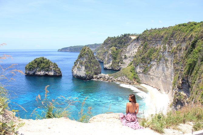 Nusa Penida Tembeling Natural Pool Tour (Private & All-Inclusive) - Atuh Beach plus Thousand Islands Viewpoint: cliffs, arches, and distance
