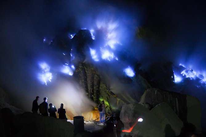 Overnight Mount Ijen Blue Fire Trek Tour From Bali (Private-All Inclusive) - Blue Fire at 2:00 am: what this overnight Ijen trek really is