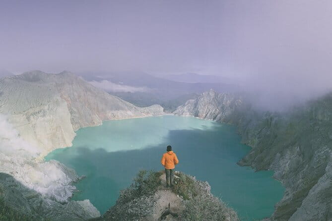 Overnight Mount Ijen Blue Fire Trekking Tour From Bali - Gas Masks, Flashlights, and the Guide’s Route