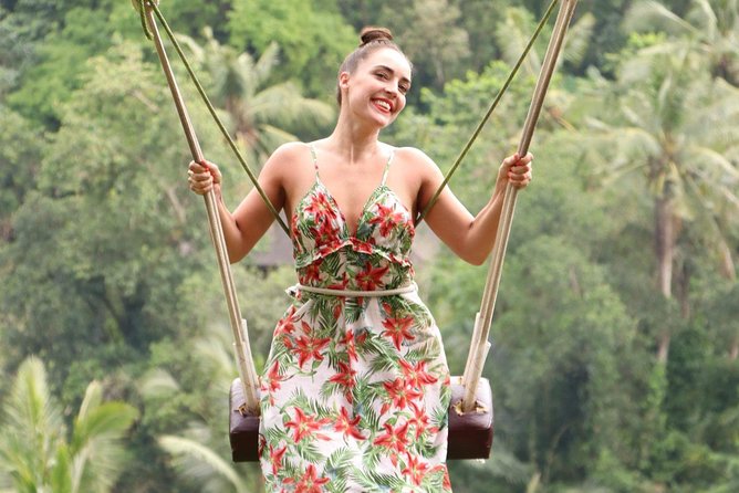 Private Bali swing, waterfall instagramable tour - Stop 1: Tegenungan Waterfall, swimming time and the walk