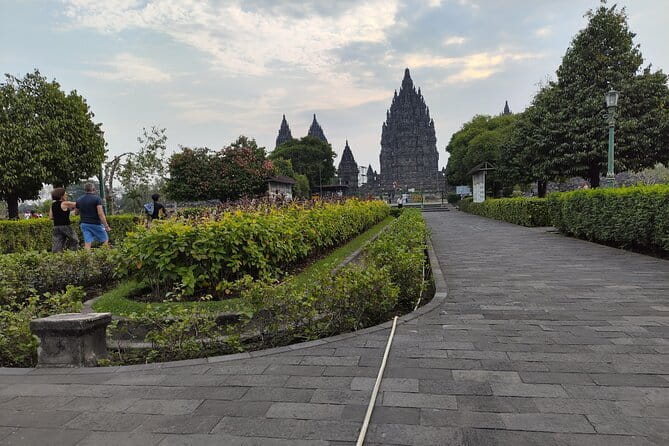 Private Borobudur Heritage Tour – Merapi Jeep & Prambanan Temple - Borobudur Temple: the 9th-century masterpiece and how to enjoy it