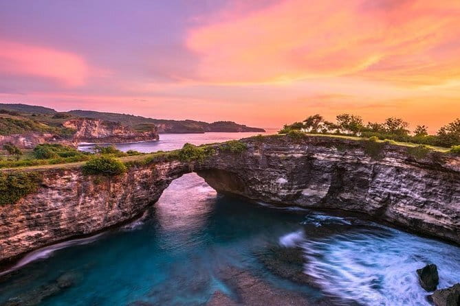 Private Full - Day Nusa Penida Island Tour - Tree House (Rumah Pohon) near Atuh Beach: the photo stop that feels like a break