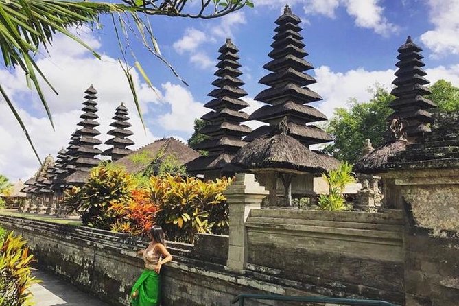 Private Full-Day Tour Jatiluwih Rice Terrace and Tanah Lot Temple - Stop 3, Tanah Lot Temple by the sea: the dramatic finale