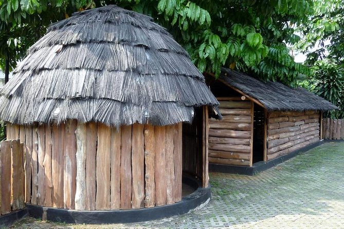 Private FullDay Jakarta Wonderfull Tour with Lunch & Souvenir - TMII (Beautiful Indonesia in Miniature Park): 33 provinces, puppets, crafts
