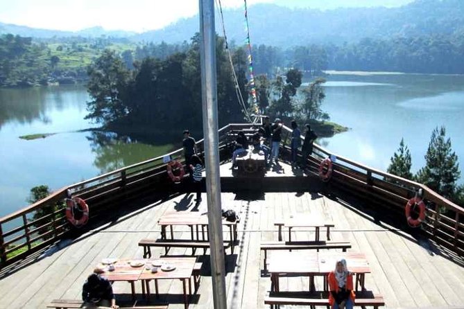Private Guided to The White Crater & Surrounding Areas Tour - Rengganis Crater, Sultan Basket bridge and hot springs