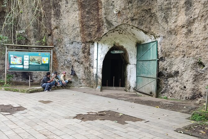 Private Guided to The White Crater & Surrounding Areas Tour - Patenggang Lake and the Pinisi-ship themed stop