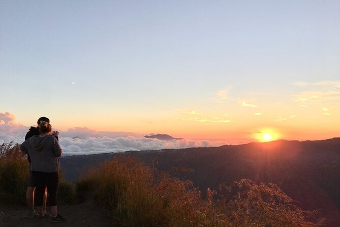 Private Mount Batur Sunset Trekking - All inclusive tour - Reaching the summit for sunset, plus the volcanic steam banana and eggs
