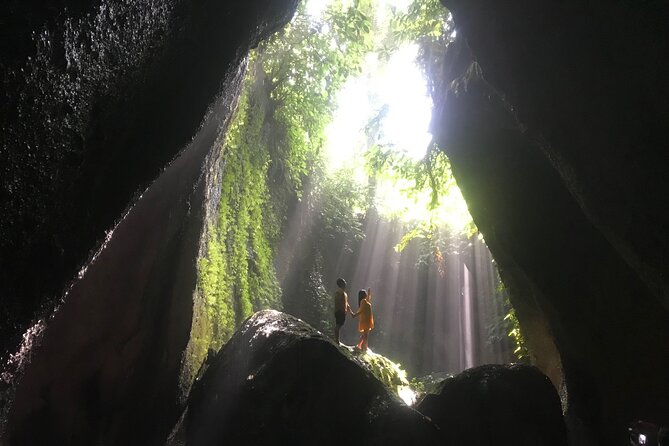 Private Tour : Bali Best Waterfalls, Temples and Monkey Forest - Tembuku Village Stop: A Simple Reset Before the Falls