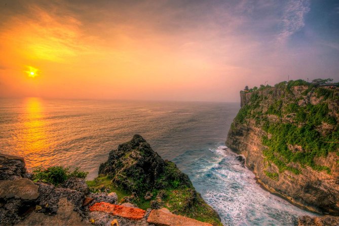 Private Tour: Full-Day Tanah Lot and Uluwatu Temples with Kecak Fire Dance Show - Why the driver-guide quality matters on Bali temple days
