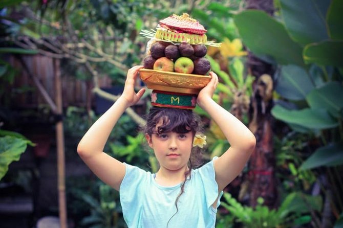 Private Tour: Ubud Day Tour with Traditional Offering Lesson - Lunch in Rice-Field Surroundings: Fuel for a 10-Hour Day