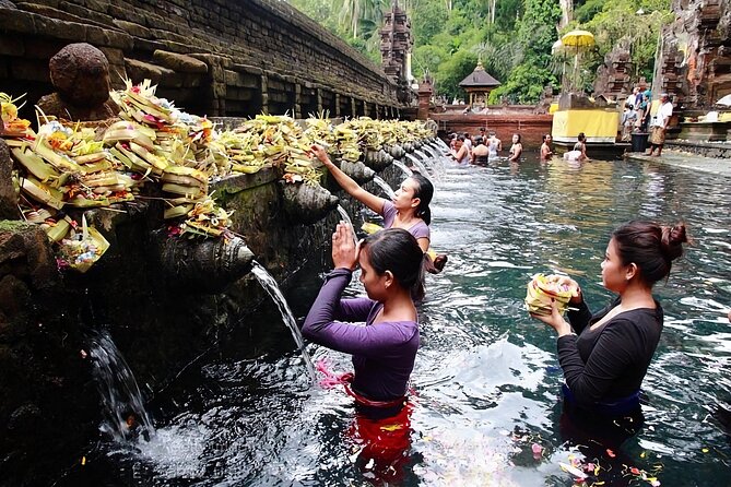 Private Tour Ubud: Swing at Rice Field with Temple and Waterfall - DAlas Warung Lunch, Optional but Usually Worth It