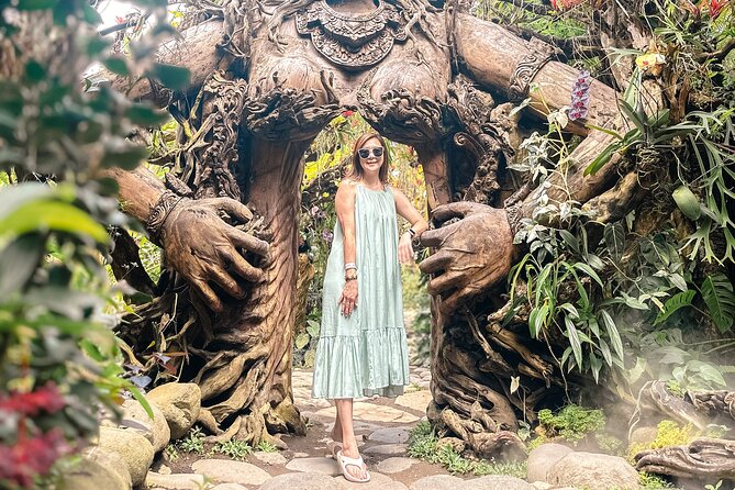 Private Ubud Instagrammable Tour - All Inclusive - Stop 1: Kanto Lampo Waterfall for dramatic cascade photos