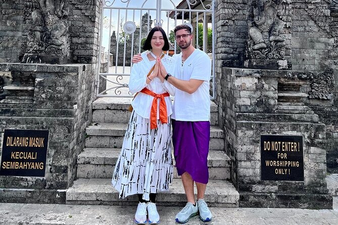 Private Uluwatu Sunset, Kecak Dance, Dinner at Jimbaran Beach - Private transport from Seminyak, and why the clock matters