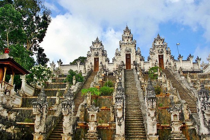 PrivateTour Lempuyang Temple - Gate of Heaven Instagram favorites - Tirta Gangga in east Bali, sacred water palace vibes