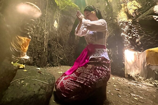 Purifications at Beji Griya Waterfalls - The hidden-canyon shower and spring purification steps