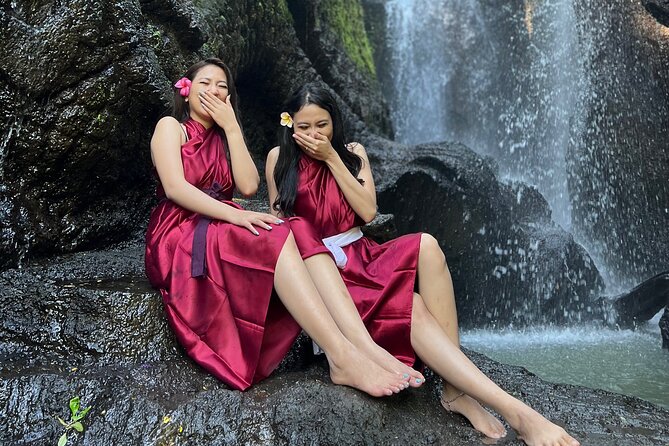 Purifications at Beji Griya Waterfalls - Releasing emotions in the waterfall: the emotional reset moment