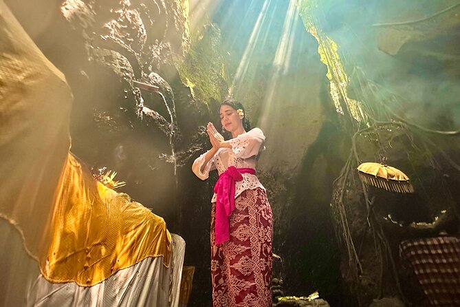 Purifications at Beji Griya Waterfalls - What the $50 price gets you, and where you might spend extra